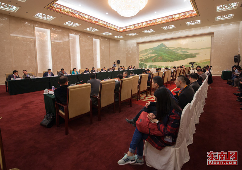 �q�����C���J�y�÷|����ؤ����o��18���q��L����ˡ��F�K�K���o���őL��