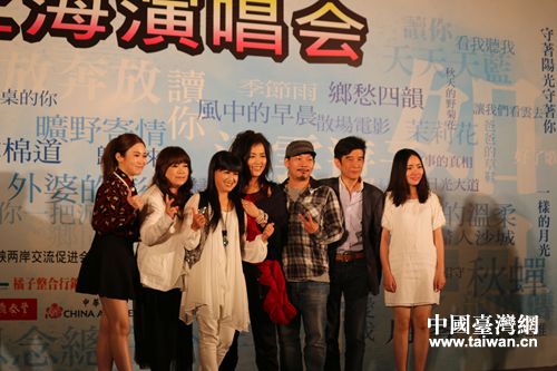 �_���}��