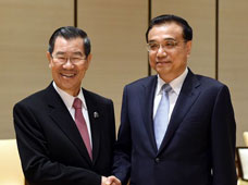 �����j�|�����W���w�������H���|���½�u���������áo