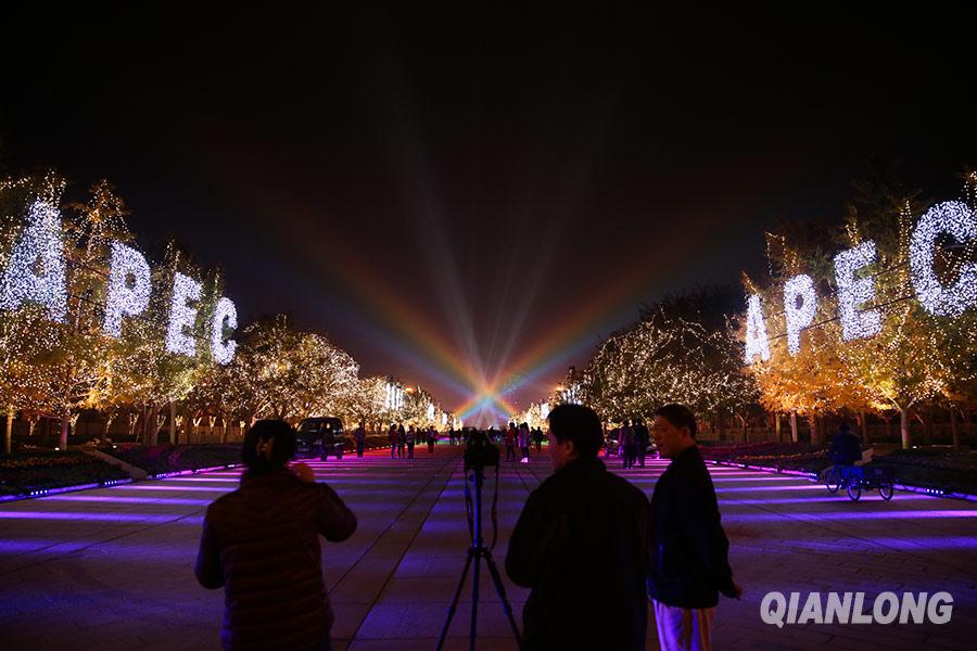 ���yAPEC�|���G�~