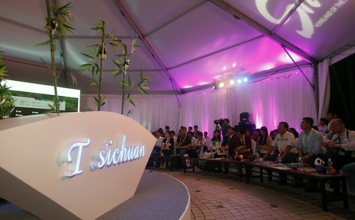 �������}��