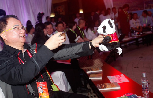 �}��R�����]�P�ע~�Lè