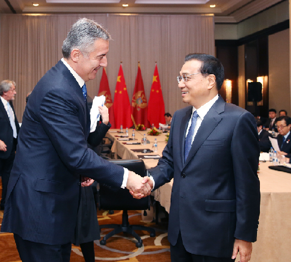 ��~�|��L�y�