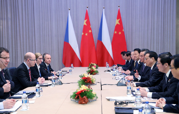 ��~�|��L�y�