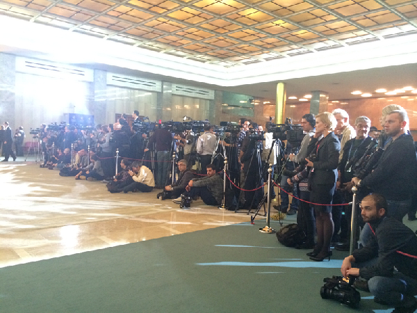 ��~�|��L�y�