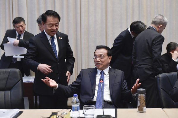 ��~�|��L�y�