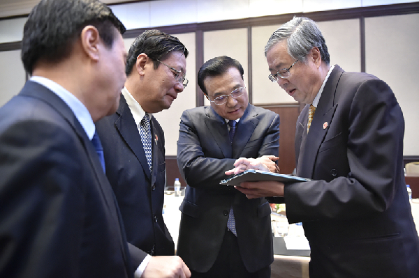 ��~�|��L�y�