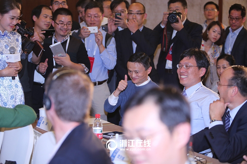 �Q������:�p�|����