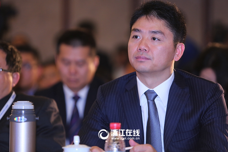 �Q������:�p�|����