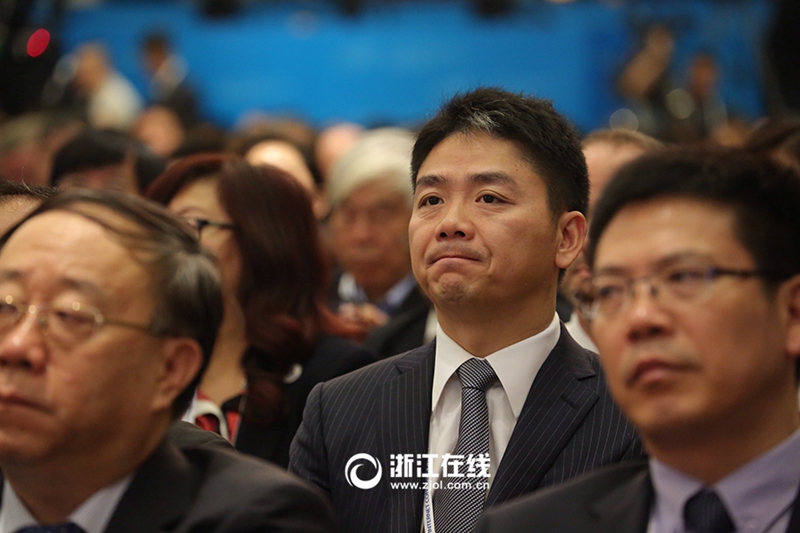 �Q������:�p�|����