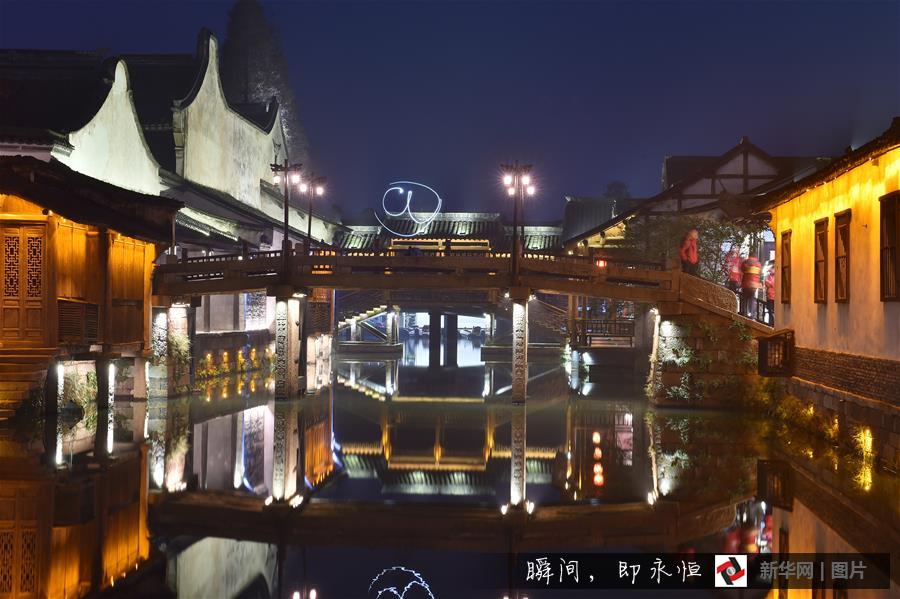 �Q��@�����I