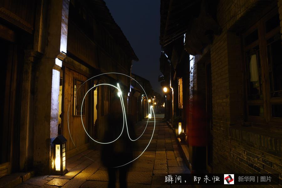 �Q��@�����I