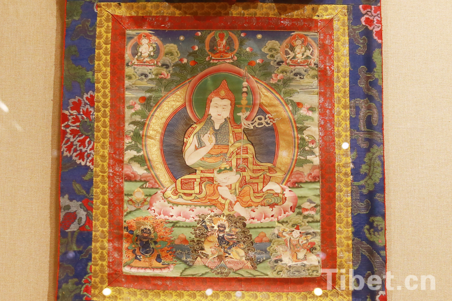 �������d�F��ȔH���}