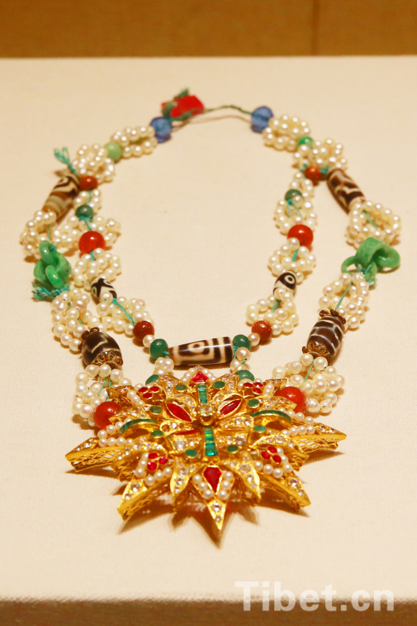 �������d�F��ȔH���}