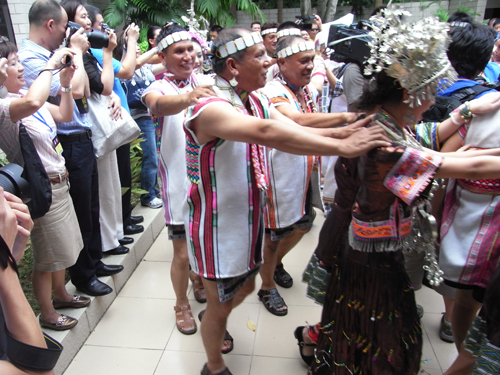 �Ѻq�|�{�A�]�K�ɧָ��Y���v