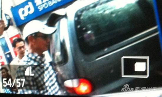 Selina�Y�J�}�����|�K��^�U��C�y�ŭB