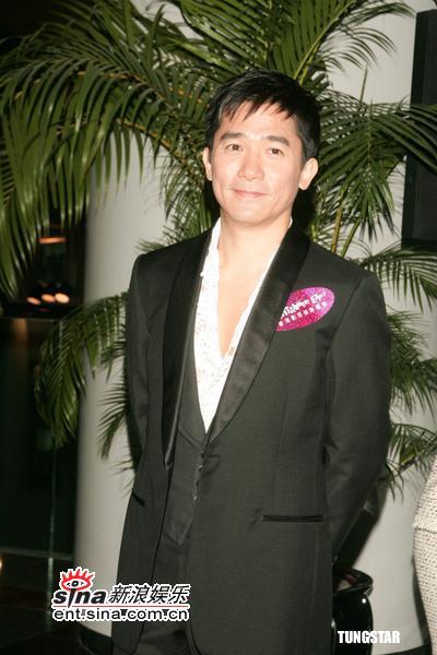 �ʤ�����A���_��25�W�e��|--�G�賓�̒˷L�X