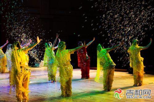 吉林女子監獄辦“春晚” 服刑人員自制服裝走秀