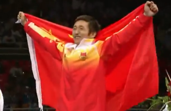 鄒市明視力出問題卻惹來網友抨擊 中國拳王靠實力說話值得尊重