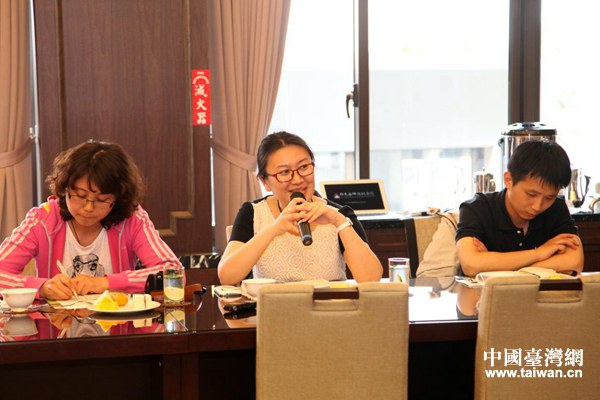 北京石刻藝術博物館館長助理石奕在研討會上發言。（中國臺灣網 雍紫薇 攝）