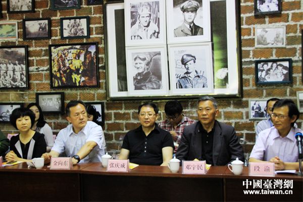 出席啟動儀式的抗日名將後人及專家學者。（中國臺灣網記者 宣玲玲 攝）