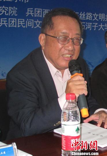 來自中國臺灣的學者劉石言致辭中盛讚新疆地大物博，物種豐富，景色壯麗，山川秀美，令人向往。　楊東 攝