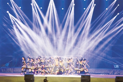 珠澳大學生共慶澳門回歸15周年文藝晚會舉行