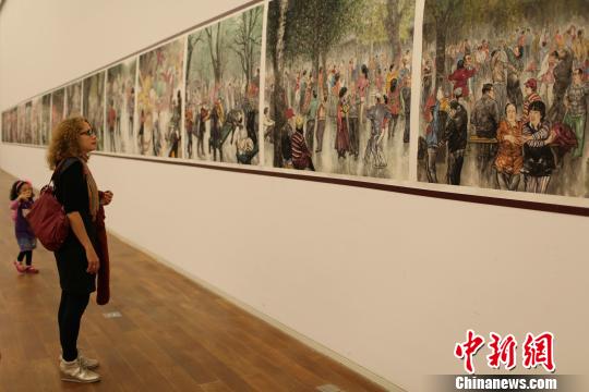 卞國強水墨畫展天津揭幕詮釋北京胡同文化