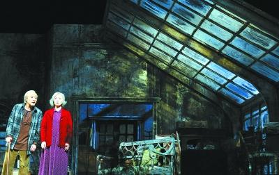 《洋麻將》時隔29年再上演 濮存昕"醜"態升級 《洋麻將》時隔29年再上演 濮存昕"醜"態升級