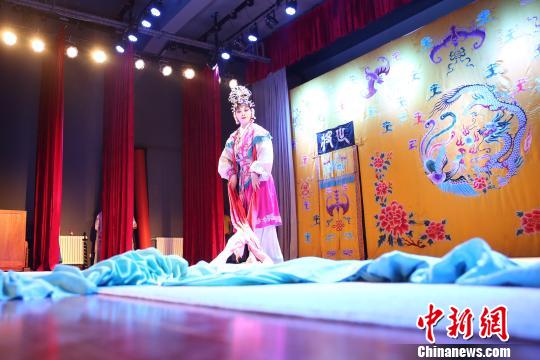 駐華使節“親歷北京”：逛胡同、上京劇課（圖）