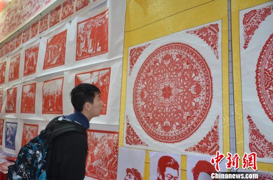 萬余件婦女傳統手工藝品亮相楊淩農高會