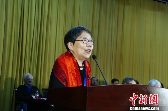 專訪席慕蓉:我現在是一個“燃燒”著的蒙古人(圖)