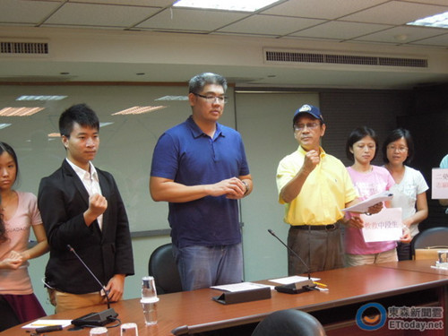 連勝文：讀懂義務教育免試入學說明書比申請留學難