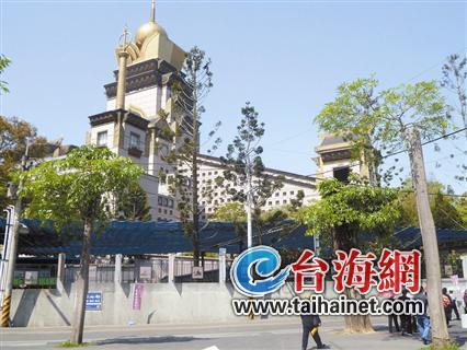 臺灣寺廟不提倡信眾燒香 鼓勵“借花獻佛” 臺灣寺廟不提倡信眾燒香 鼓勵“借花獻佛”