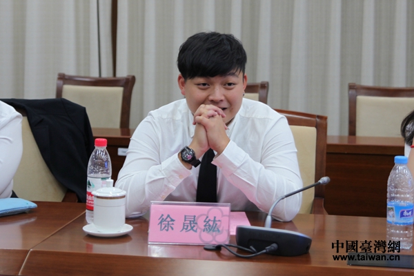 臺灣大學生傳係學生徐晟纮 臺灣大學生傳係學生徐晟纮