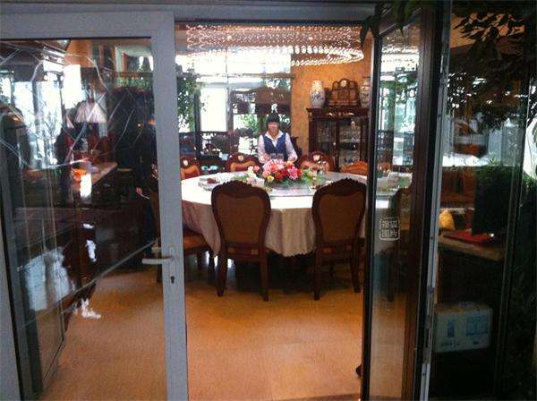 張必清家內部照曝光堪稱迷宮 餐廳、KTV、治療室一應俱全 張必清家內部照曝光堪稱迷宮 餐廳、KTV、治療室一應俱全