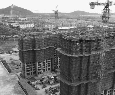 欲甩包袱 上百家上市公司退出房地產