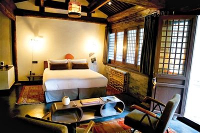 兩寺內一些古建築被改為客房,價格為每天2000元到4500元。 新華社記者 李德欣 攝