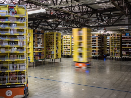 亞馬遜1.5萬機器人處理訂單:全自動 準確率99%