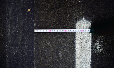 北京：非機動車道遭劃車位 剩余車道無車把寬