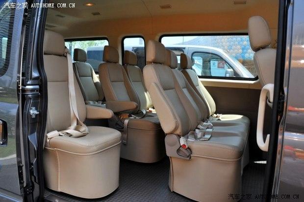 上汽大通上汽商用車上汽大通V802012款 2.5L定制版