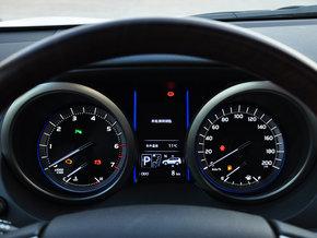 一汽豐田 4.0L 方向盤後方儀表盤