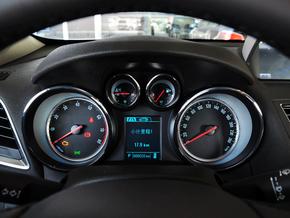 別克 1.4T 自動 方向盤後方儀表盤