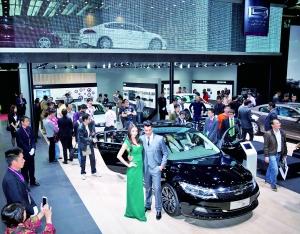 6月:車市入淡季 車價望下調 6月:車市入淡季 車價望下調