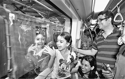 印度經濟向好難掩結構隱憂 印度經濟向好難掩結構隱憂