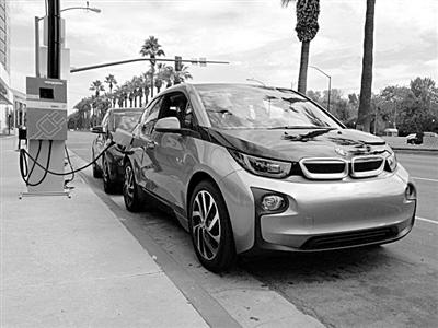 寶馬發布半小時充80%快速充電樁