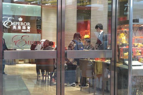 12歲女童120秒盜3600萬項鏈 5天前曾踩點