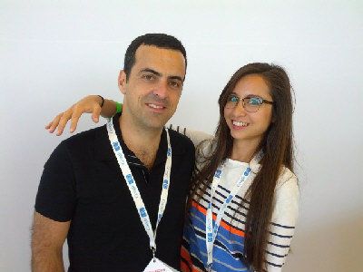 Amanda Rosenberg與已離職的Google Android全球副總裁Hugo Barra。(美國《世界日報》取自網絡)