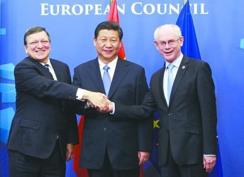 圖片說明：3月31日，中國國家主席習近平在布魯塞爾會見歐盟委員會主席巴羅佐(左)、歐洲理事會主席范龍佩。