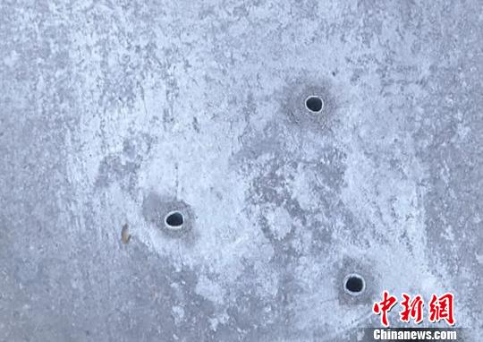 南京“梅花樁”連夜被拆違停車輛“死灰復燃”